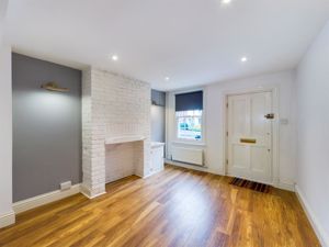 sitting room- click for photo gallery